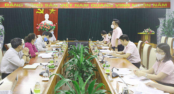 Quang cảnh buổi l&amp;agrave;m việc