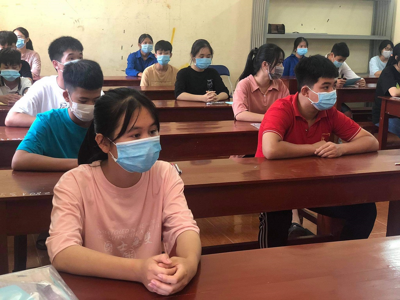 Th&amp;iacute; sinh ổn định chờ ph&amp;aacute;t đề thi Ngữ  Văn