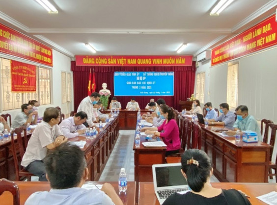 Ban Tuy&amp;ecirc;n gi&amp;aacute;o Tỉnh ủy, Sở Th&amp;ocirc;ng tin v&amp;agrave; Truyền th&amp;ocirc;ng, Hội nh&amp;agrave; b&amp;aacute;o tỉnh tổ chức giao ban b&amp;aacute;o ch&amp;iacute; định kỳ