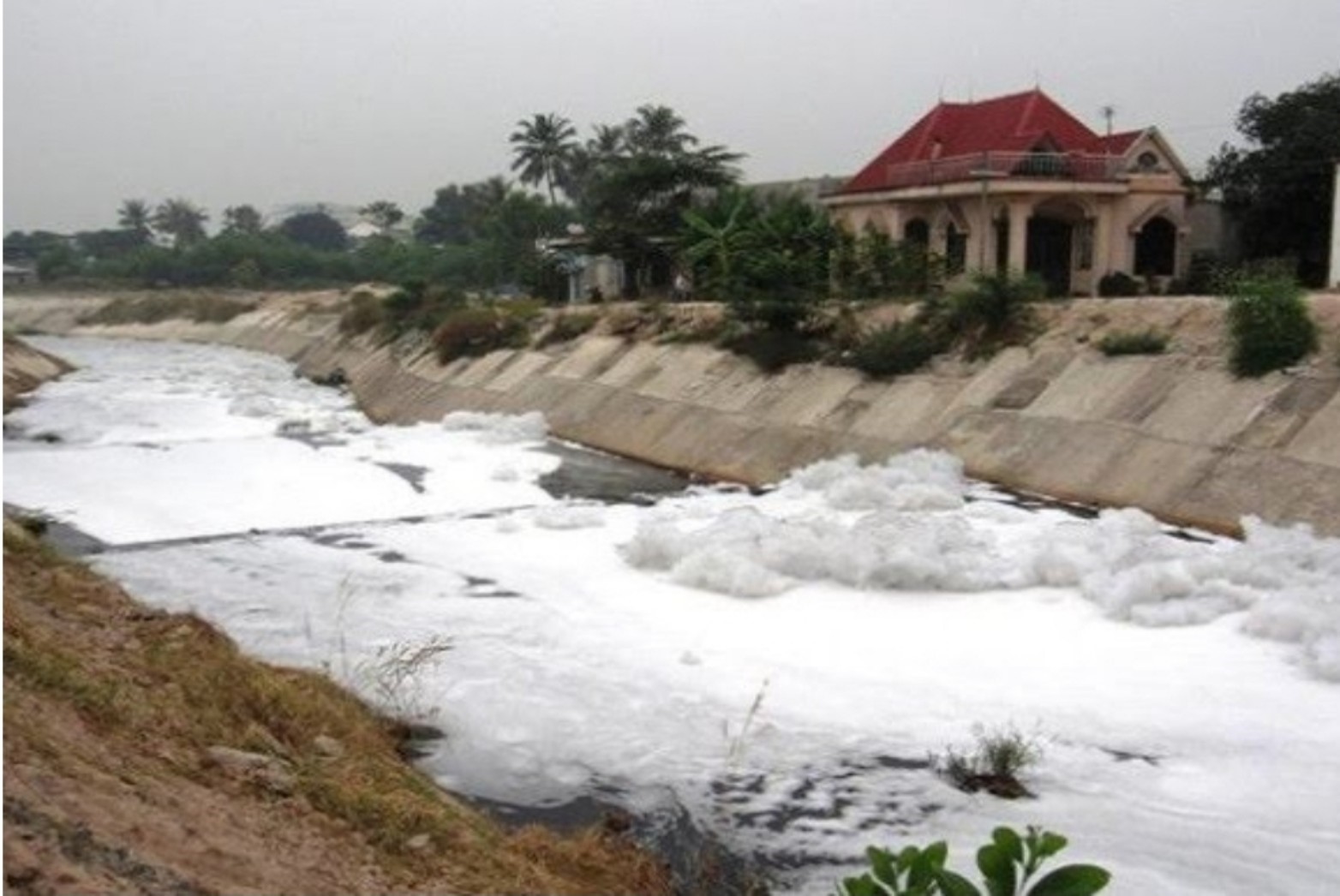 Sở TN&amp;amp;MT sẽ kiểm s&amp;aacute;t chặt c&amp;aacute;c nguồn xả thải ở khu c&amp;ocirc;ng nghiệp, đặc biệt v&amp;ugrave;ng tập trung ph&amp;iacute;a nam của B&amp;igrave;nh Dương