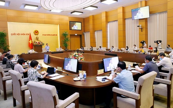 Quang cảnh buổi l&amp;agrave;m việc