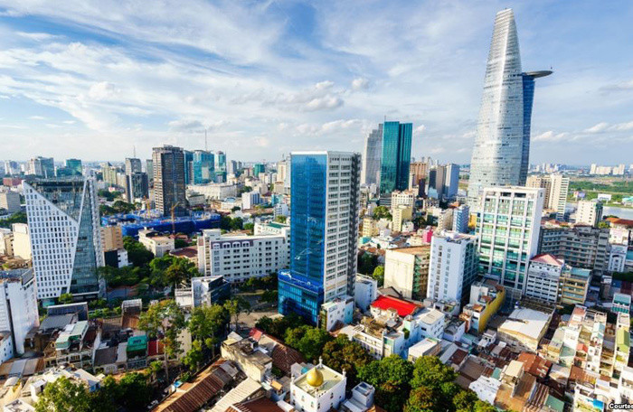 ng&amp;agrave;nh bất động sản cũng c&amp;oacute; những rủi ro dai dẳng, c&amp;oacute; thể g&amp;acirc;y ảnh hưởng xấu đến đ&amp;agrave; tăng trưởng của đất nước