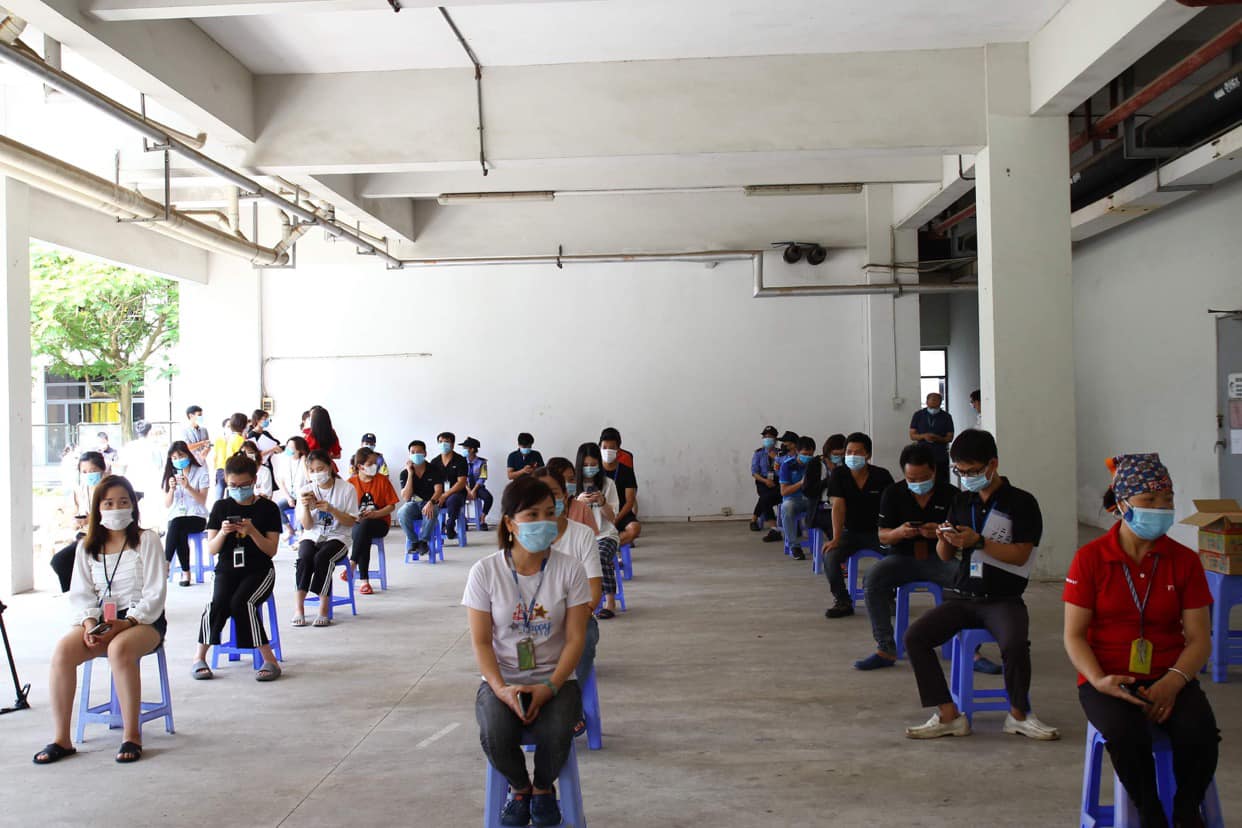 Đợt b&amp;ugrave;ng ph&amp;aacute;t dịch thứ 4 t&amp;aacute;c động đến nhiều lao động trong c&amp;aacute;c khu c&amp;ocirc;ng nghiệp. Ảnh - Đức Duy.&amp;nbsp;