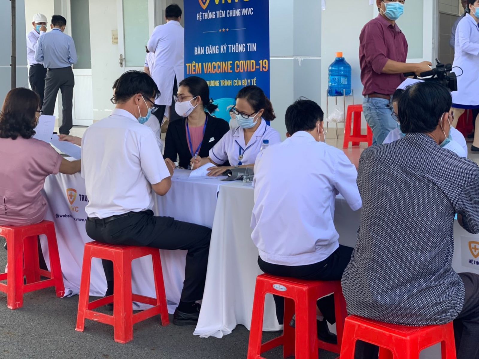 Tỉnh B&amp;agrave; Rịa - Vũng T&amp;agrave;u c&amp;oacute; gần 1 triệu người đăng k&amp;yacute; mua vắc xin covid-19