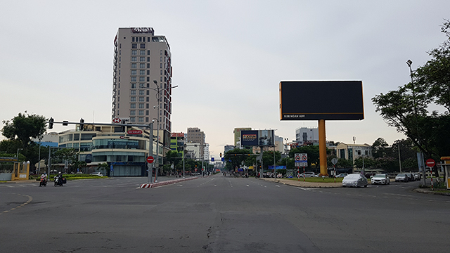 Vừa trở lại hoạt động v&amp;agrave;i ng&amp;agrave;y, Đ&amp;agrave; Nẵng lại buộc phải dừng hoạt động kinh doanh ăn uống tại chỗ.