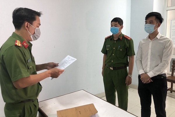 Cơ quan Cảnh s&amp;aacute;t điều tra CATP Đ&amp;agrave; Nẵng thực hiện quyết định khởi tố bị can đối với Gi&amp;aacute;m đốc C&amp;ocirc;ng ty TNHH quốc tế AMIDA