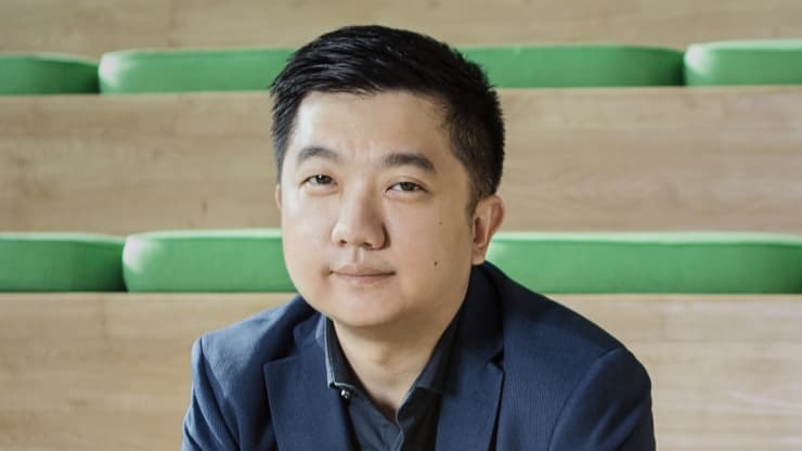 William Tanuwijaya, đồng s&amp;aacute;ng lập ki&amp;ecirc;m Gi&amp;aacute;m đốc điều h&amp;agrave;nh của Tokopedia, thuộc tập đo&amp;agrave;n c&amp;ocirc;ng nghệ khổng lồ GoTo của Indonesia.Đi đến