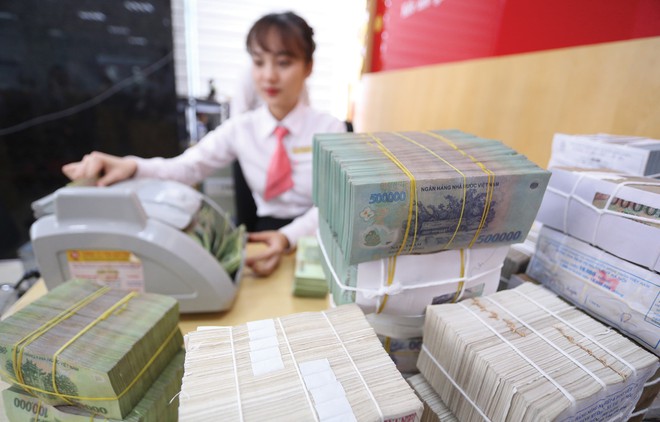 Đề xuất đưa l&amp;atilde;i suất tiền gửi VND dần về mức 0%