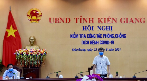 Họp khẩn cấp với c&amp;aacute;c địa phương sau khi ph&amp;aacute;t hiện c&amp;oacute; 2 người trở về từ Malaysia nghi nhiễm SARS-CoV-2