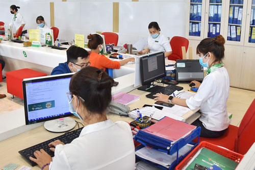 L&amp;atilde;i suất tiền gửi 0%: Đề xuất tr&amp;ecirc;n m&amp;acirc;y! - Ảnh 1.