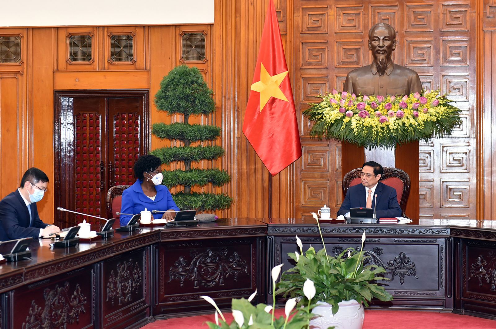 Thủ tướng Ch&amp;iacute;nh phủ Phạm Minh Ch&amp;iacute;nh tiếp b&amp;agrave; Victoria Kwakwa, Ph&amp;oacute; Chủ tịch WB phụ tr&amp;aacute;ch khu vực Đ&amp;ocirc;ng &amp;Aacute; v&amp;agrave; Th&amp;aacute;i B&amp;igrave;nh Dương - Ảnh: VGP/Nhật Bắc
