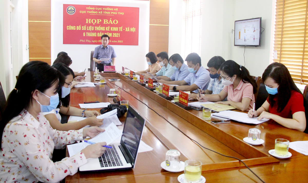 Hội nghị c&amp;ocirc;ng bố số liệu th&amp;ocirc;ng k&amp;ecirc; về kinh tế- x&amp;atilde; hội của Cục th&amp;ocirc;ng k&amp;ecirc; tỉnh Ph&amp;uacute; Thọ