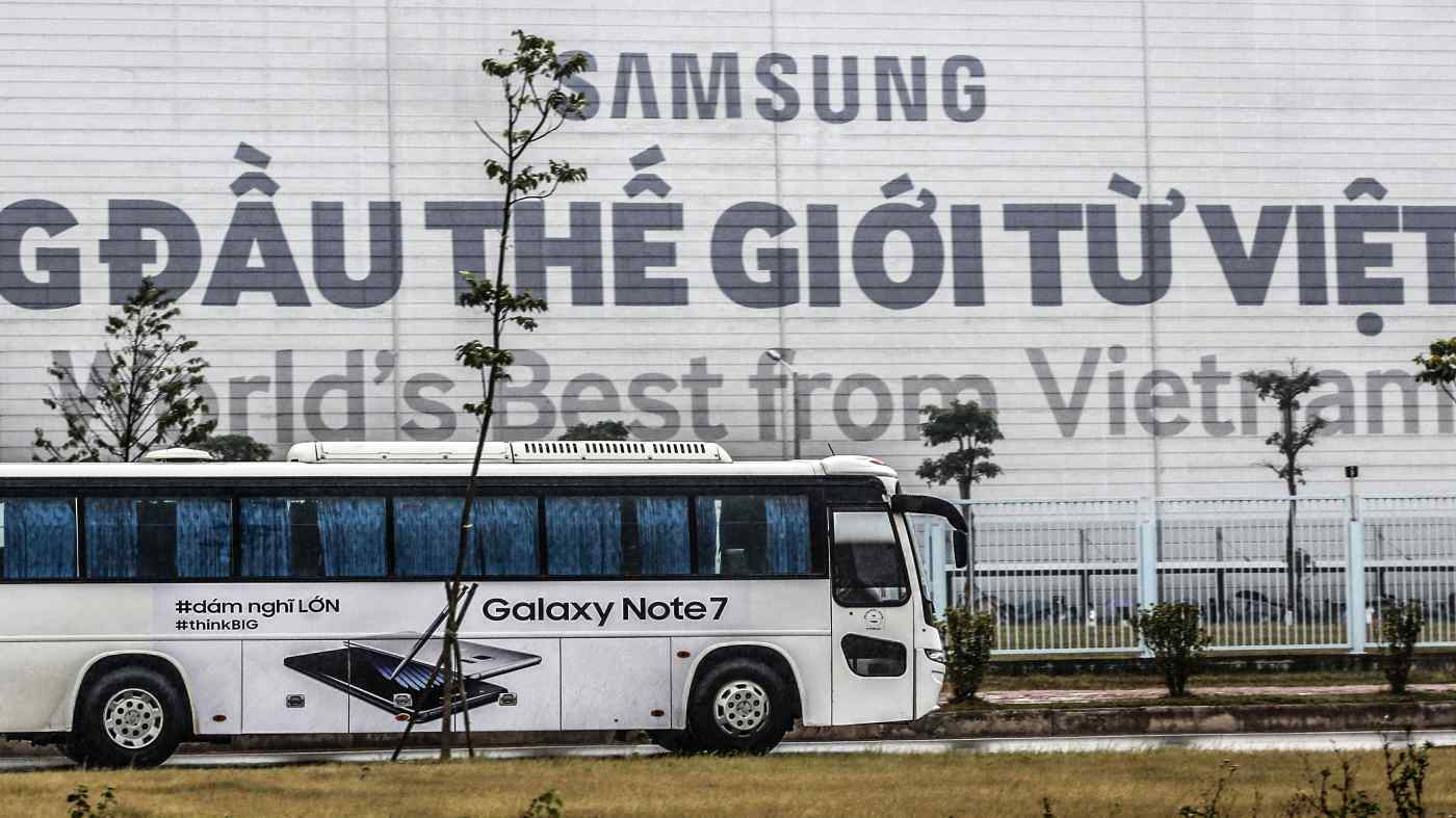 Một nh&amp;agrave; m&amp;aacute;y của Samsung tại Việt Nam: Quốc gia Đ&amp;ocirc;ng Nam &amp;Aacute; sản xuất một nửa số điện thoại th&amp;ocirc;ng minh của c&amp;ocirc;ng ty H&amp;agrave;n Quốc. &amp;copy; Reuters
