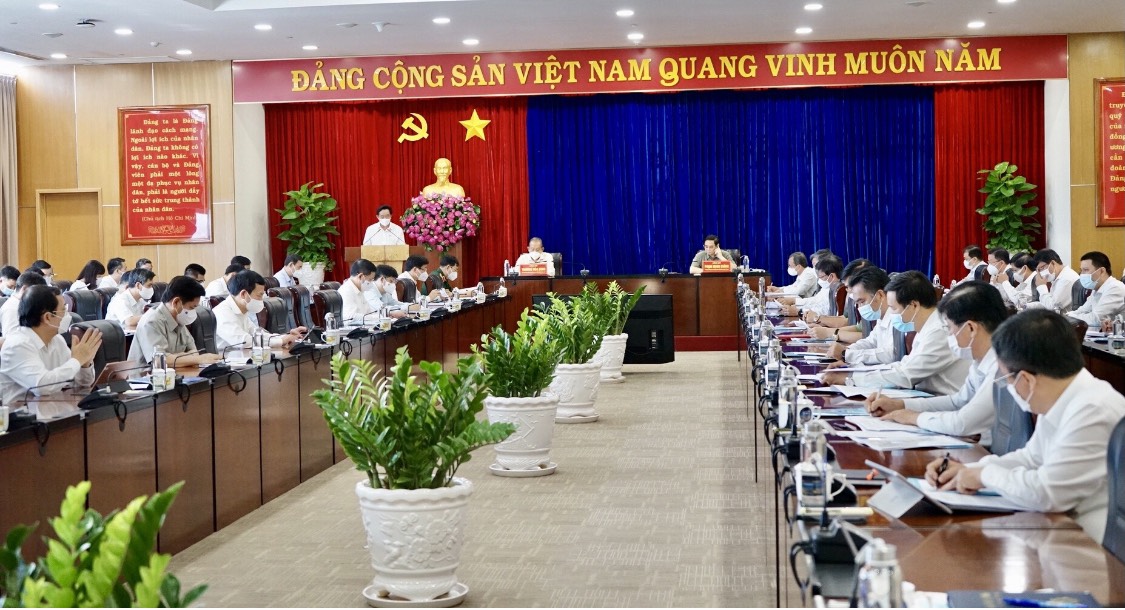 Thủ tướng Ch&amp;iacute;nh phủ Phạm Minh Ch&amp;iacute;nh đ&amp;aacute;nh gi&amp;aacute; cao c&amp;aacute;c kết quả B&amp;igrave;nh Dương đạt được trong 6 th&amp;aacute;ng đầu năm