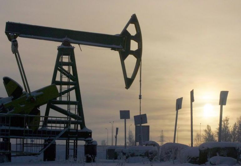 Dầu th&amp;ocirc; Urals của Nga hiện đang được giao dịch ở mức gi&amp;aacute; khoảng 95 USD/th&amp;ugrave;ng, trong khi gi&amp;aacute; dầu Brent giao sau tại thị trường London &amp;ndash; gi&amp;aacute; tham chiếu của thị trường dầu lửa to&amp;agrave;n cầu &amp;ndash; l&amp;agrave; hơn 119 USD/th&amp;ugrave;ng.
