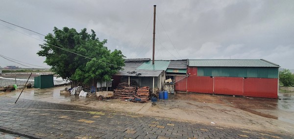 Khu vực x&amp;acirc;y dựng tr&amp;aacute;i ph&amp;eacute;p ngo&amp;agrave;i đ&amp;ecirc; biển S&amp;ocirc;ng  Y&amp;ecirc;n - HảiCh&amp;acirc;u