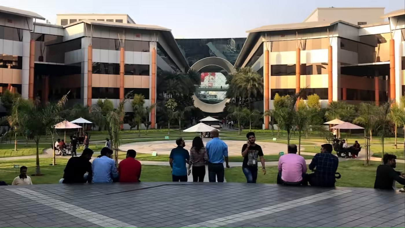 Cơ sở ch&amp;iacute;nh của c&amp;ocirc;ng ty CNTT Infosys ở Bengaluru, Ấn Độ. Nền tảng thương mại điện tử Nhật Bản Mercari đang mở một trung t&amp;acirc;m R&amp;amp;D tại th&amp;agrave;nh phố. (Ảnh của Satoshi Shimoda)