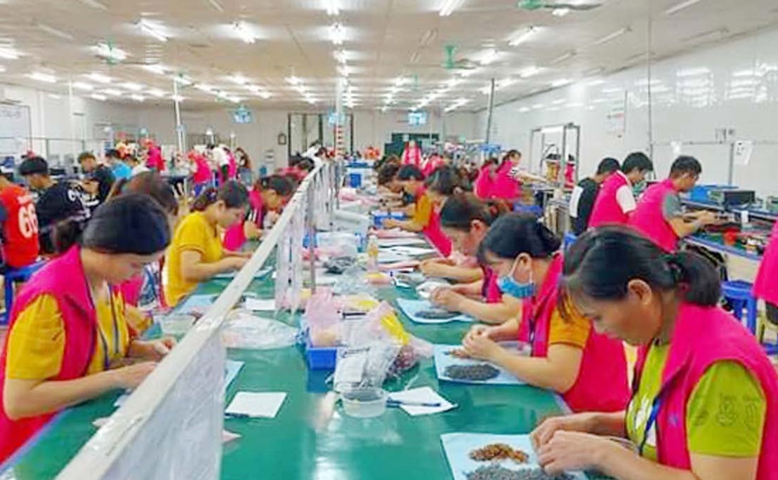 C&amp;ocirc;ng ty TNHH thương mại dịch vụ JAENEUNG (phường Thống Nhất - TP H&amp;ograve;a B&amp;igrave;nh) ph&amp;aacute;t triển SX-KD, giải quyết việc l&amp;agrave;m cho hơn 100 lao động địa phương.