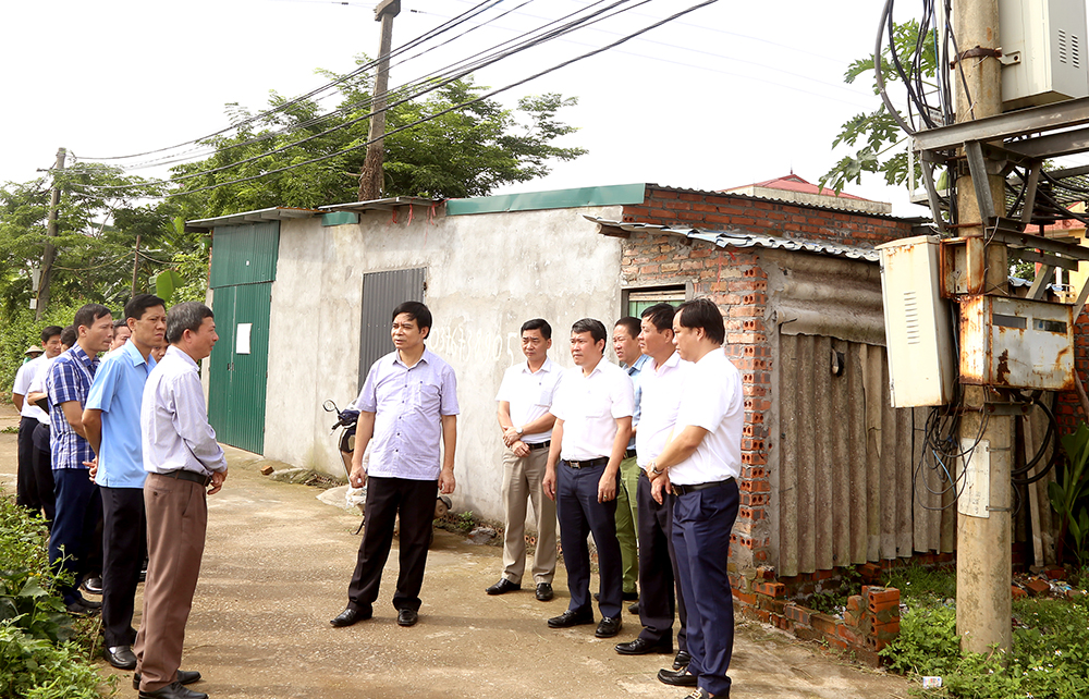 Ph&amp;oacute; Chủ tịch UBND tỉnh- Nguyễn Thanh Hải kiểm tra thực tế việc vận h&amp;agrave;nh cung cấp điện của HTX Dịch vụ N&amp;ocirc;ng nghiệp Điện năng x&amp;atilde; Thụy V&amp;acirc;n (TP Việt Tr&amp;igrave;)