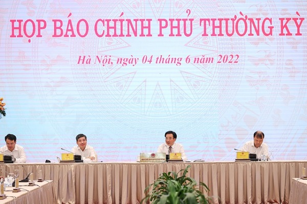 Phi&amp;ecirc;n họp b&amp;aacute;o Ch&amp;iacute;nh phủ thường kỳ th&amp;aacute;ng 5 diễn ra chiều 4/6 tại H&amp;agrave; Nội (Ảnh: VGP/Nhật Bắc)