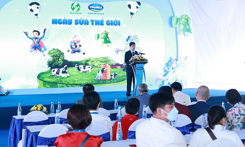 Ảnh minh &amp;Ocirc;ng Nguyễn Quốc Kh&amp;aacute;nh &amp;ndash; Gi&amp;aacute;m đốc Điều h&amp;agrave;nh Nghi&amp;ecirc;n cứu &amp;amp; Ph&amp;aacute;t triển của Vinamilk chia sẻ sự vinh dự khi được đồng h&amp;agrave;nh c&amp;ugrave;ng Hiệp Hội Sữa đem đến cho phụ huynh v&amp;agrave; c&amp;aacute;c em nhỏ một sự kiện với nhiều hoạt động &amp;yacute; nghĩa nh&amp;acirc;n Ng&amp;agrave;y sữa Thế giới, cũng l&amp;agrave; &amp;ldquo;Tết thiếu nhi&amp;rdquo;.họa