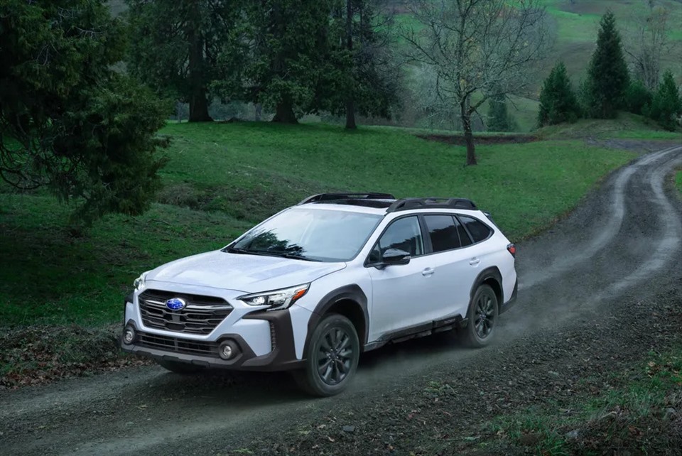 Mẫu Subaru Outback 2023 n&amp;agrave;y đ&amp;atilde; c&amp;oacute; phần đầu xe được tinh chỉnh lại