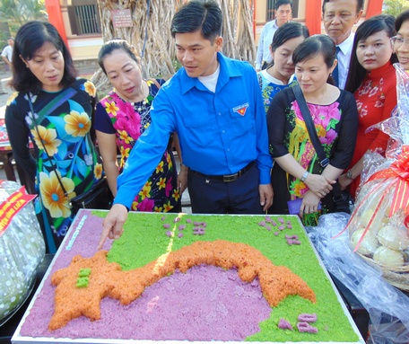 Giai đoạn 2021- 2026, hướng đến x&amp;acirc;y dựng con người Vĩnh Long &amp;ldquo;y&amp;ecirc;u nước, nh&amp;acirc;n &amp;aacute;i, nghĩa t&amp;igrave;nh, trung thực, đo&amp;agrave;n kết, cần c&amp;ugrave;, s&amp;aacute;ng tạo&amp;rdquo;.