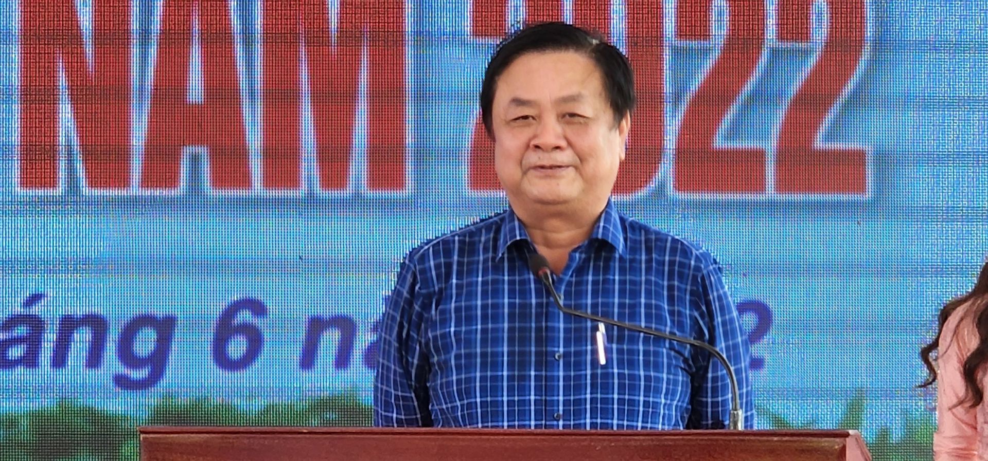 Bộ Trưởng L&amp;ecirc; Minh Hoan vui mừng ph&amp;aacute;t biểu trong ng&amp;agrave;y hội L&amp;uacute;a Rươi hữu cơ Tứ Kỳ