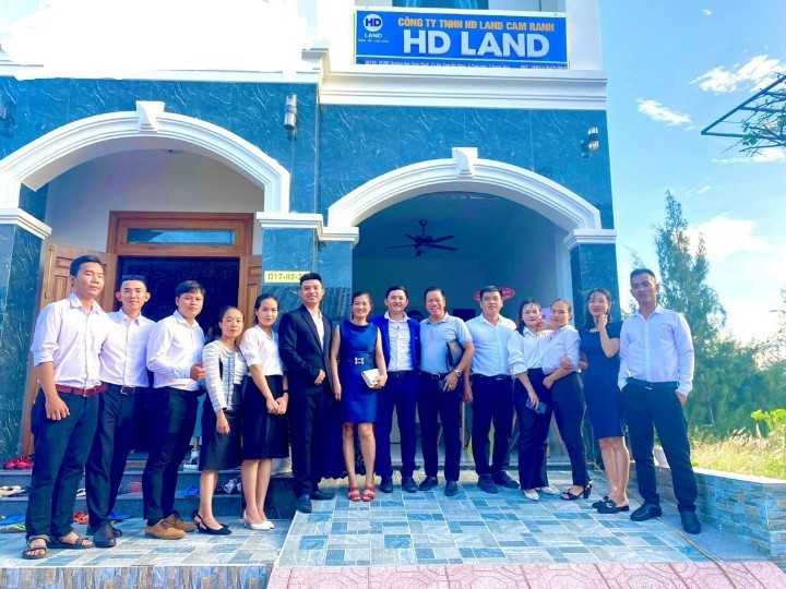 Tập thể CBCNV TNHH HD Land Cam Ranh Tập thể CBCNV TNHH HD Land Cam Ranh
