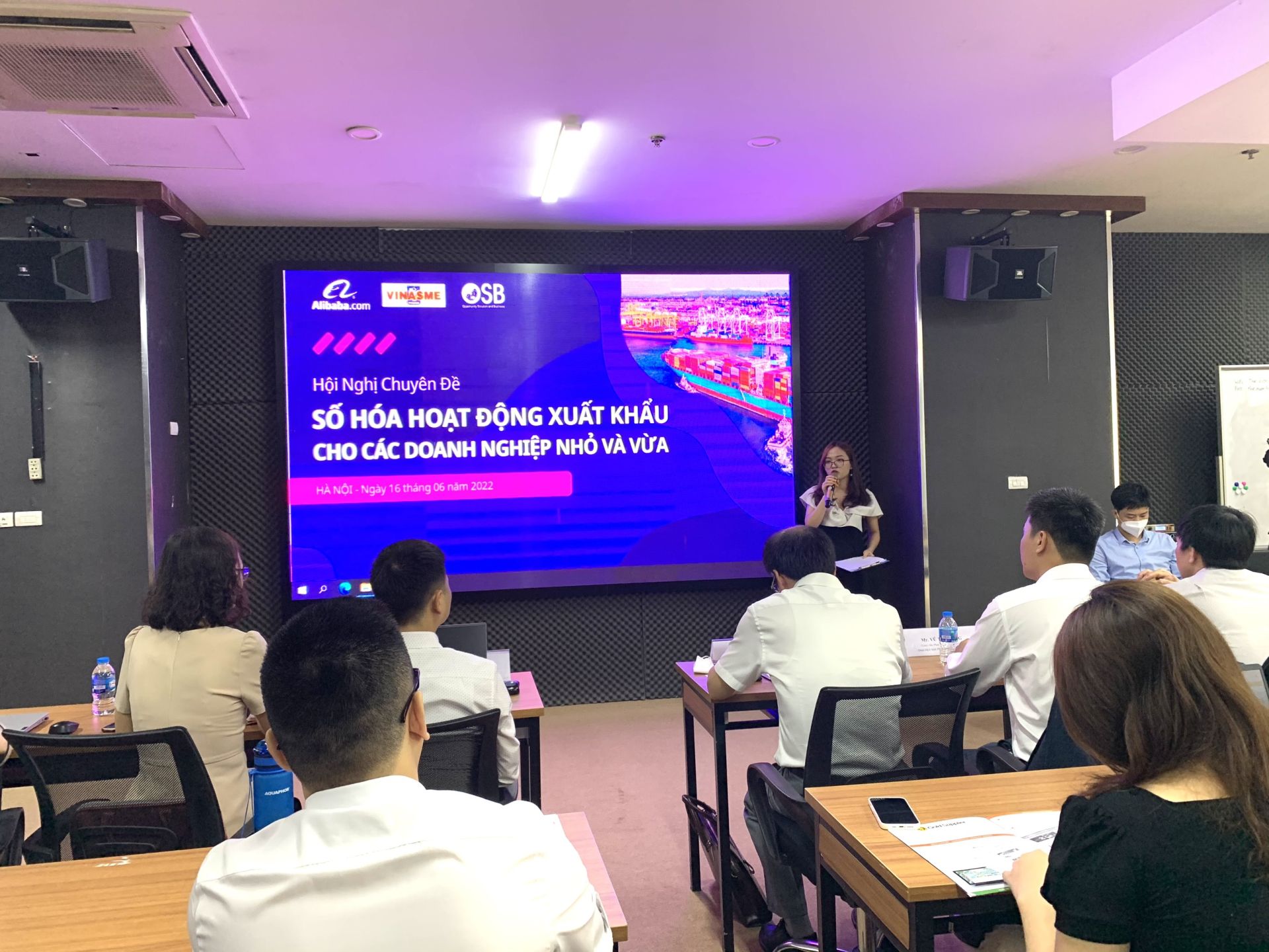 To&amp;agrave;n cảnh buổi Hội nghị