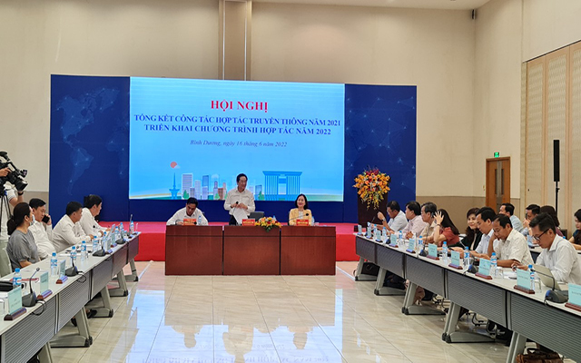 To&amp;agrave;n cảnh hội nghị