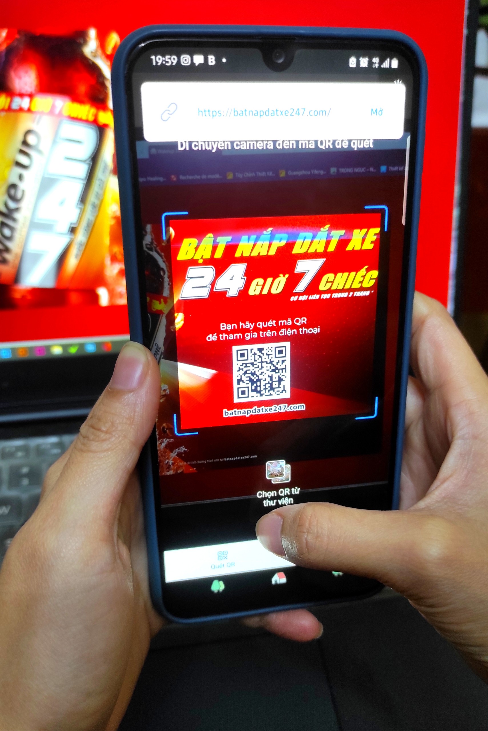 Đăng nhập v&amp;agrave;o hệ thống quay thưởng bằng c&amp;aacute;ch qu&amp;eacute;t m&amp;atilde; QR tr&amp;ecirc;n phần nh&amp;atilde;n chai