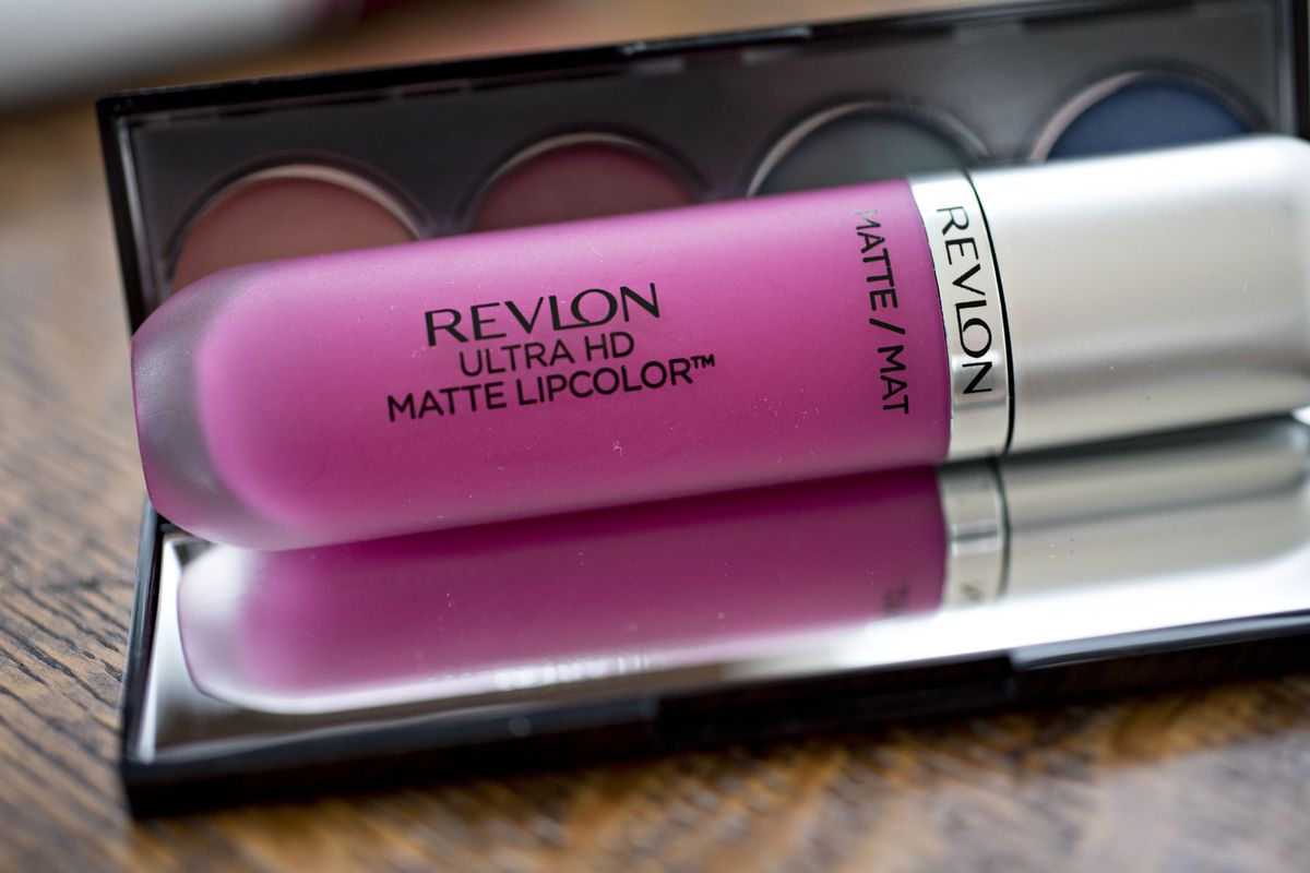 &amp;Ocirc;ng lớn ng&amp;agrave;nh mỹ phẩm của Mỹ Revlon ph&amp;aacute; sản.