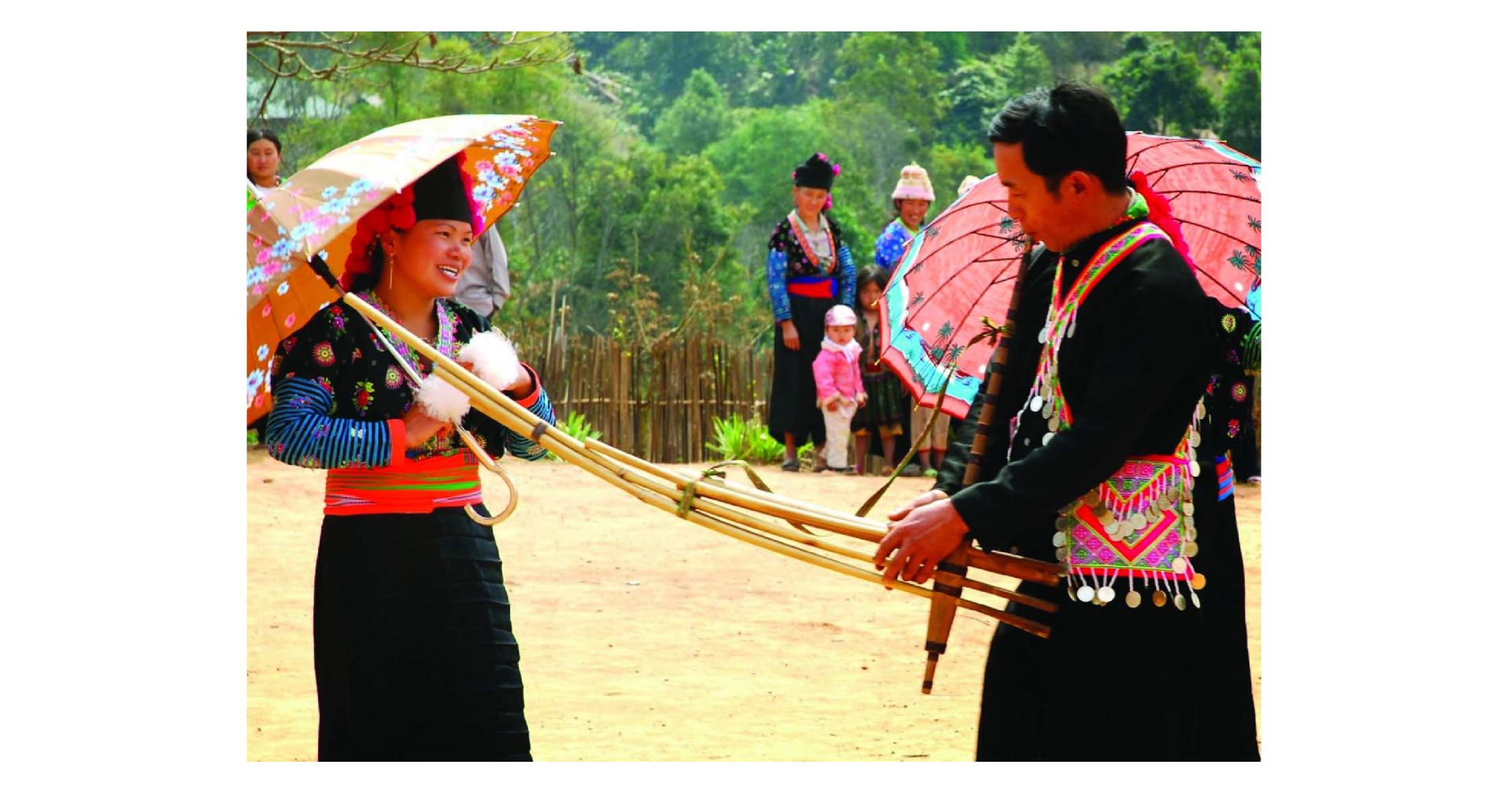 Hơn thế nữa, biết đ&amp;acirc;u bạn c&amp;ograve;n phải nể vốn tiếng anh v&amp;agrave; khả năng n&amp;oacute;i  ngoại ngữ của người d&amp;acirc;n bản ngữ. Những đứa trẻ loắt choắt, đen nhẻm  b&amp;eacute; nhỏ hơn cả độ tuổi thật của ch&amp;uacute;ng, c&amp;oacute; khả năng giao tiếp kh&amp;aacute; th&amp;agrave;nh  thạo với kh&amp;aacute;ch T&amp;acirc;y. Quả l&amp;agrave; một điều k&amp;igrave; diệu phải kh&amp;ocirc;ng n&amp;agrave;o? Thật  kh&amp;ocirc;ng hổ danh l&amp;agrave; một &amp;ldquo;thị trấn du lịch&amp;rdquo;.