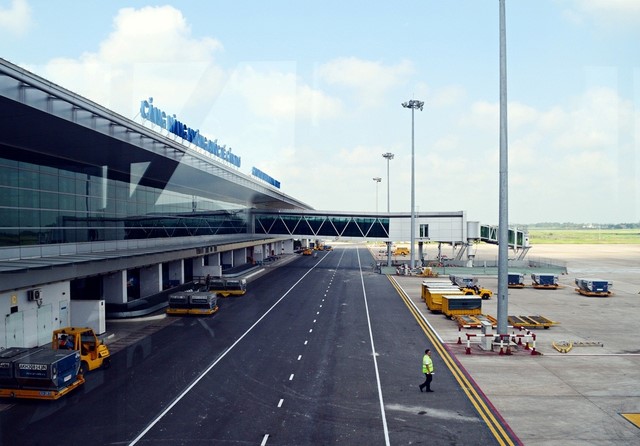 Cần tăng cường khai thác các chuyến bay đi/đến Thủ phủ miền Tây Cần tăng cường khai thác các chuyến bay đi/đến Thủ phủ miền Tây