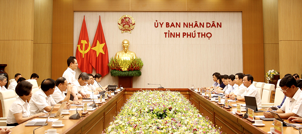 Quang cảnh buổi l&amp;agrave;m việc