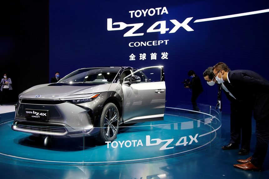 Chiếc bZ4X, được b&amp;aacute;n ra c&amp;aacute;ch đ&amp;acirc;y khoảng hai th&amp;aacute;ng, l&amp;agrave; mẫu &amp;ocirc; t&amp;ocirc; chủ chốt trong kế hoạch tăng cường d&amp;ograve;ng &amp;ocirc; t&amp;ocirc; điện của Toyota.