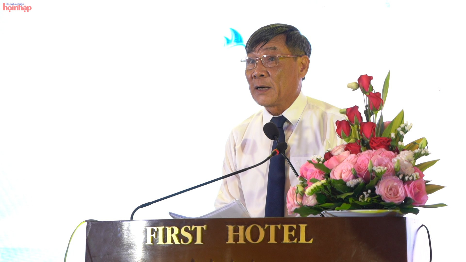 Đồng ch&amp;iacute; B&amp;iacute; thư Huyện ủy Nguyễn C&amp;ocirc;ng Dũng, B&amp;iacute; thư Huyện ủy Duy Xuy&amp;ecirc;n đến dự v&amp;agrave; ph&amp;aacute;t biểu tại buổi gặp mặt