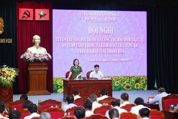 To&amp;agrave;n cảnh hội nghị