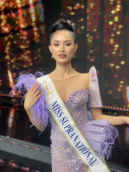 Mutya Johanna Datul đăng quang Hoa hậu Si&amp;ecirc;u quốc gia năm 2013 tại Belarus, được đ&amp;aacute;nh gi&amp;aacute; v&amp;ocirc; c&amp;ugrave;ng xứng đ&amp;aacute;ng với nhan sắc nổi bật.