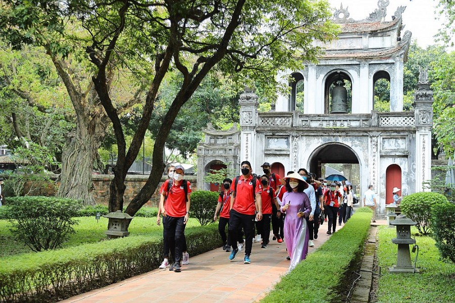 Du lịch H&amp;agrave; Nội đang tăng trưởng mạnh mẽ trong 5 th&amp;aacute;ng đầu năm