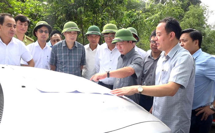 Chủ tịch UBND tỉnh B&amp;ugrave;i Văn Quang kiểm tra thực tế dự &amp;aacute;n n&amp;ocirc;ng nghiệp tuần ho&amp;agrave;n ứng dụng c&amp;ocirc;ng nghệ cao tại x&amp;atilde; Ti&amp;ecirc;n Lương, huyện Cẩm Kh&amp;ecirc;