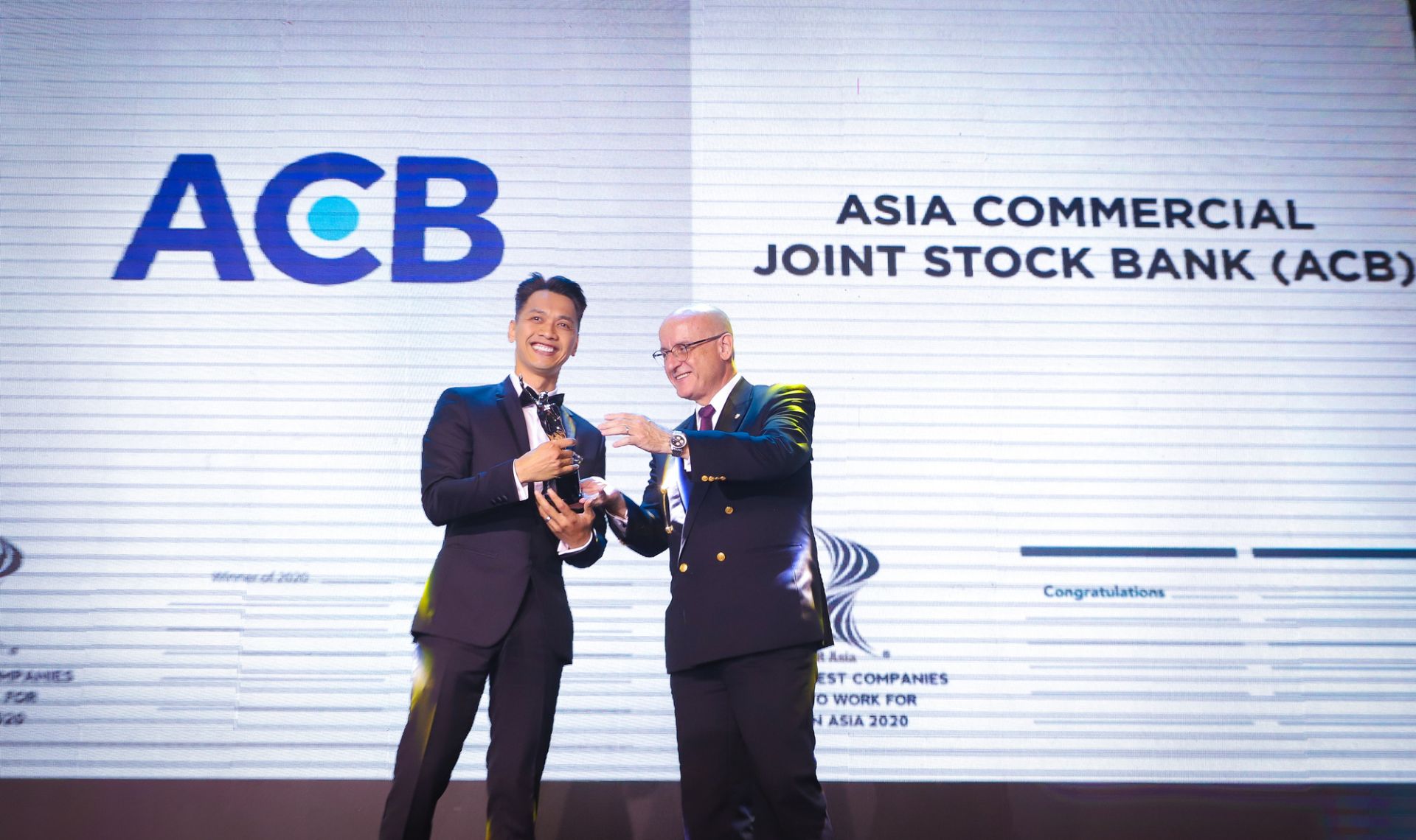 ACB lọt top 50 c&amp;ocirc;ng ty
