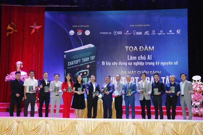 Ra mắt s&amp;aacute;ch &amp;ldquo;ChatGPT to&amp;agrave;n tập - B&amp;iacute; quyết x&amp;acirc;y dựng sự nghiệp trong kỷ nguy&amp;ecirc;n số&amp;rdquo;