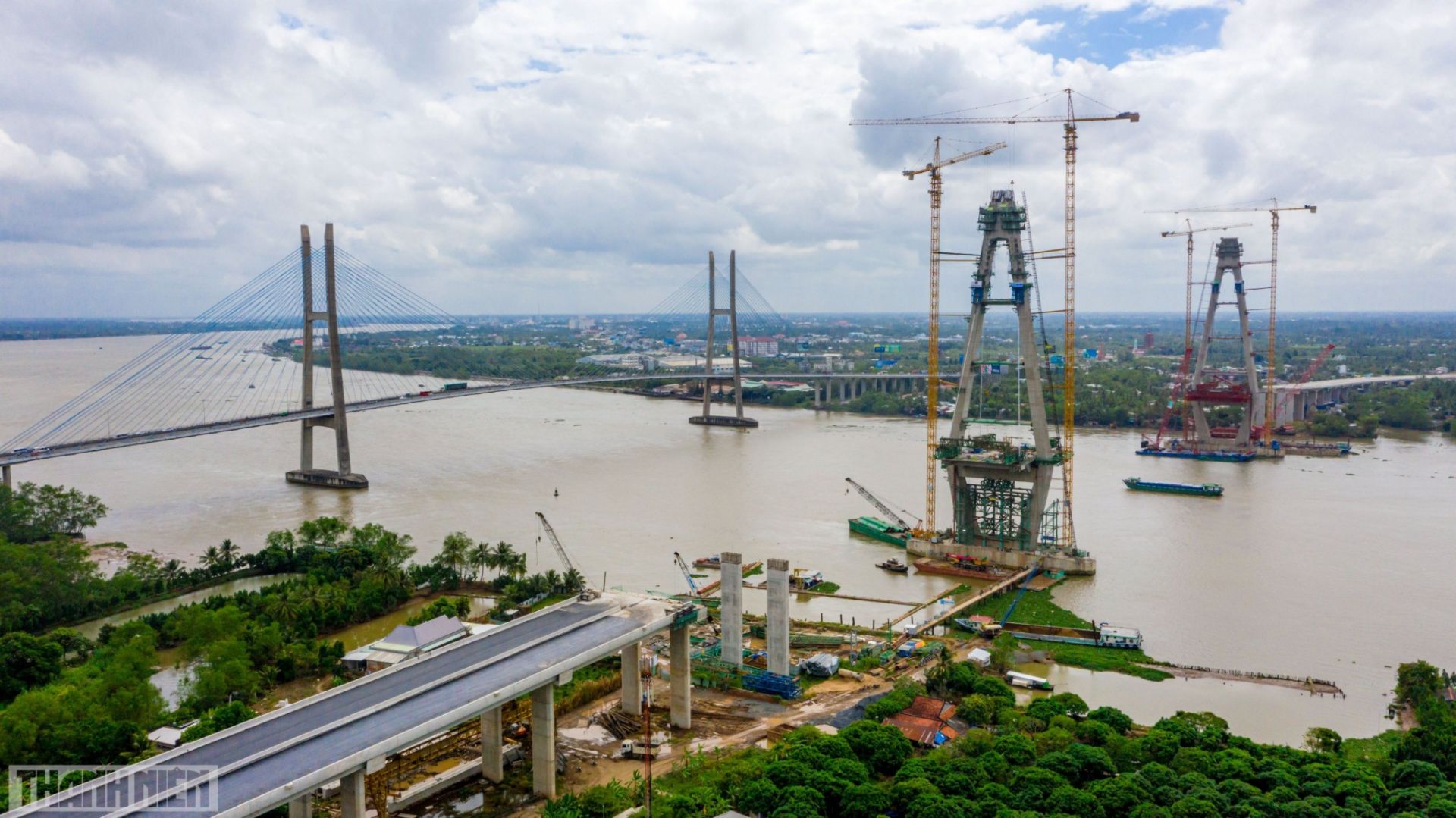 Cầu Mỹ Thuận 2 bắc qua S&amp;ocirc;ng Tiền l&amp;agrave; c&amp;ocirc;ng tr&amp;igrave;nh trọng điểm quốc gia c&amp;oacute; &amp;yacute; nghĩa quan trọng trong sự ph&amp;aacute;t triển kinh tế ĐBSCL (ảnh :b&amp;aacute;o Thanh Ni&amp;ecirc;n)