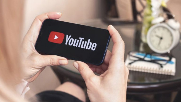 Các YouTuber tại Việt Nam đang phải chịu cảnh thu chồng thuế