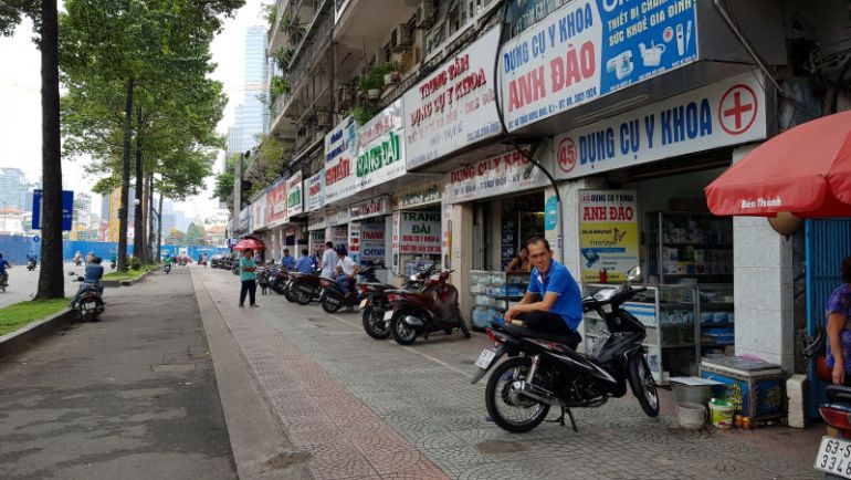 Việc thu ph&amp;iacute; sử dụng tạm thời vỉa h&amp;egrave;, l&amp;ograve;ng đường c&amp;oacute; thể đem lại nguồn thu ng&amp;acirc;n s&amp;aacute;ch khoảng&amp;nbsp;1.522 tỷ đồng&amp;nbsp;mỗi năm.