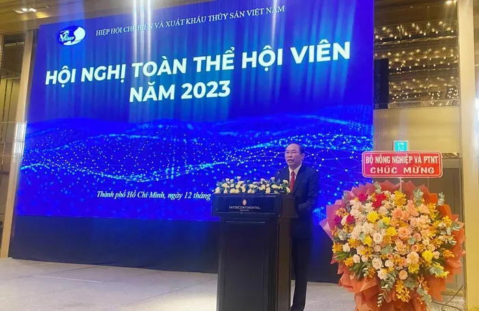 Thứ trưởng Ph&amp;ugrave;ng Đức Tiến ph&amp;aacute;t biểu tại hội nghị