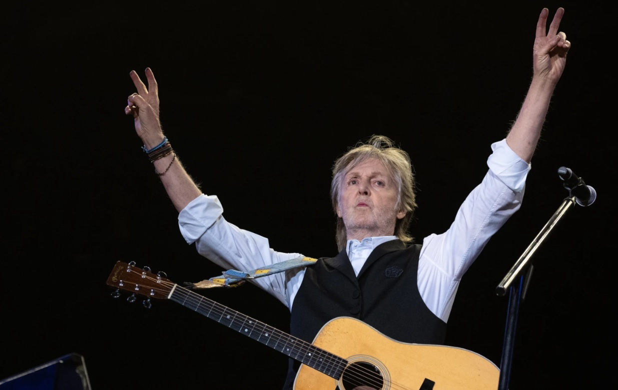 Paul McCartney cho biết b&amp;agrave;i h&amp;aacute;t mới của Beatles, được thực hiện với sự trợ gi&amp;uacute;p của AI, sẽ được ph&amp;aacute;t h&amp;agrave;nh trong năm nay.