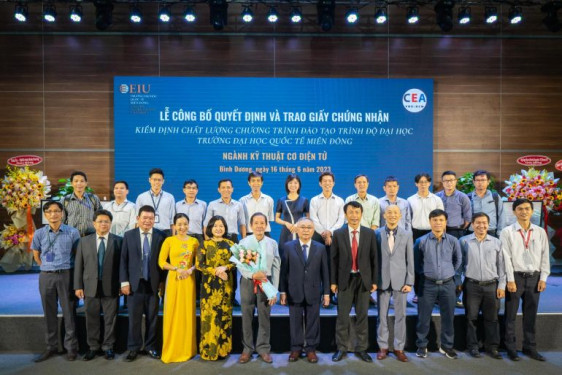 Bình Dương: Lễ công bố quyết định trao giấy chứng nhận kiểm định chất lượng 05 Chương trình đào tạo